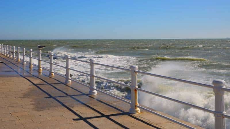Cod galben de intensificări ale vântului la Constanța. Rafalele pot depăși 65 de kilometri la oră