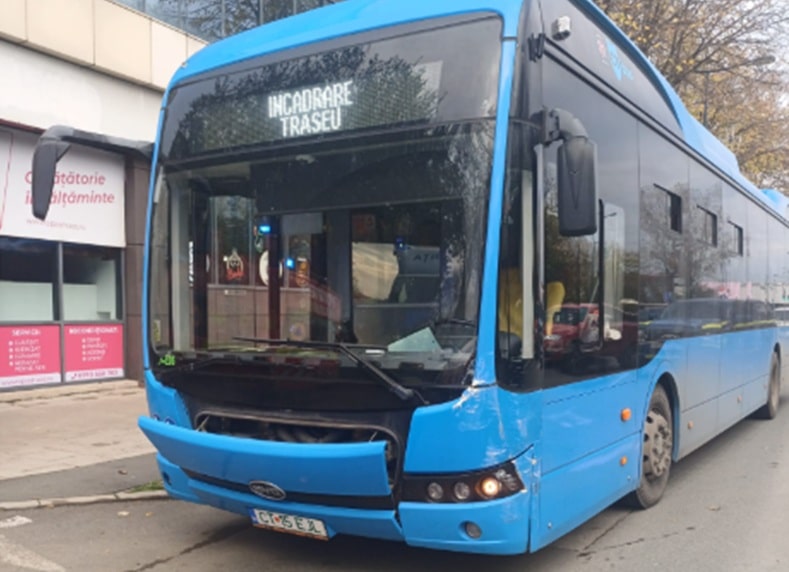 Accident în Constanța! Este implicat și un autobuz – două femei au fost rănite!