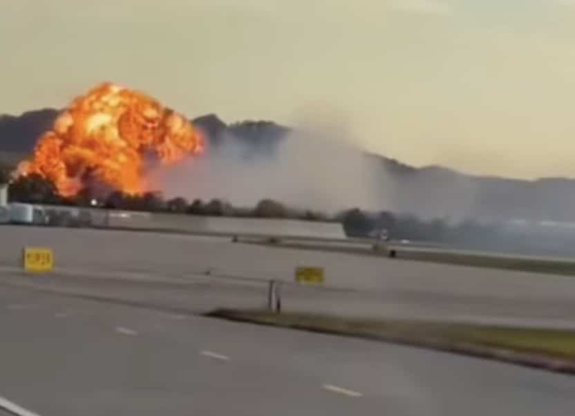Un avion de marfă s-a prăbuşit pe aeroportul din Kentucky. Cel puţin şapte morți