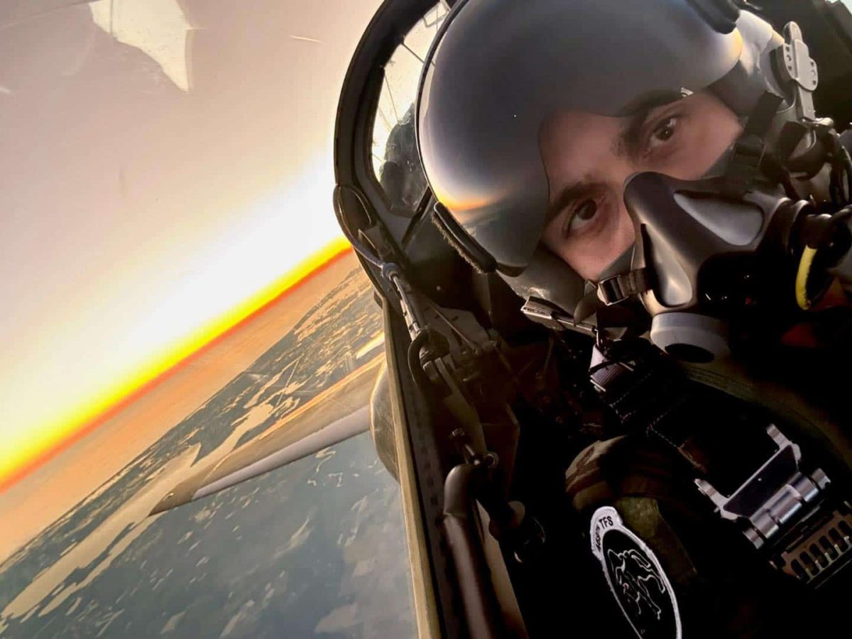 Cel mai tânăr instructor pentru viitorii piloţi NATO, detaşat în SUA, e român! La nici 25 de ani, Claudiu se remarcă prin ambiție: „Sunt recunoscător”