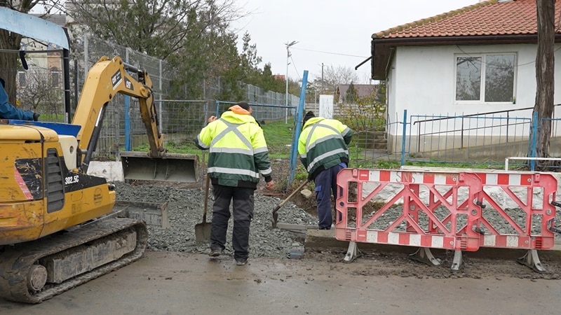 Comuna Lumina, în plin proces de modernizare: teren de sport, parcări gratuite și trotuare noi