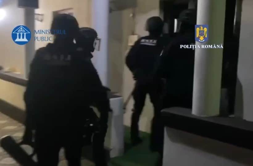 DNA efectuează percheziții la fostul ministru Răzvan Cuc într-un dosar de mită