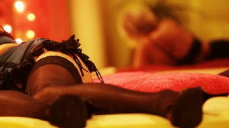 CONSTANȚA. Minoră racolată și obligată să întrețină relații sexuale cu 50 de bărbați, în patru zile