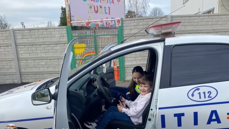 Surpriză de neuitat la grădiniță. Polițiștii constănțeni au adus bucurie unui copil de ziua lui: „Fericirea din ochii lui Andrei a fost de nedescris”