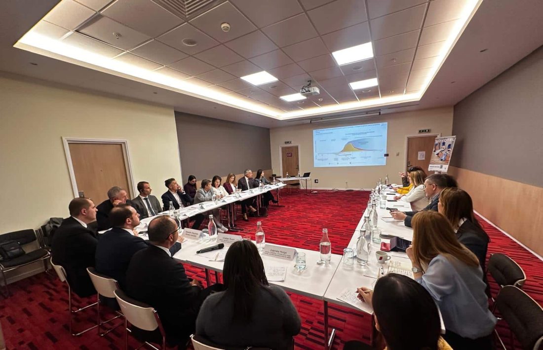 Finanțarea sănătății, între deficit bugetar și acces la inovație. Mesaj comun al industriei, pacienților și autorităților, la București