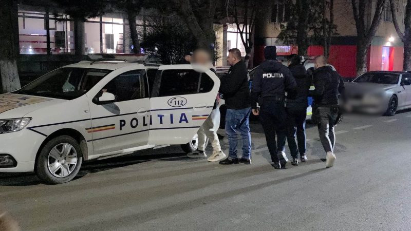 Doi bărbați reținuți la Medgidia pentru camătă și șantaj: victimele, amenințate prin postări compromițătoare pe social media