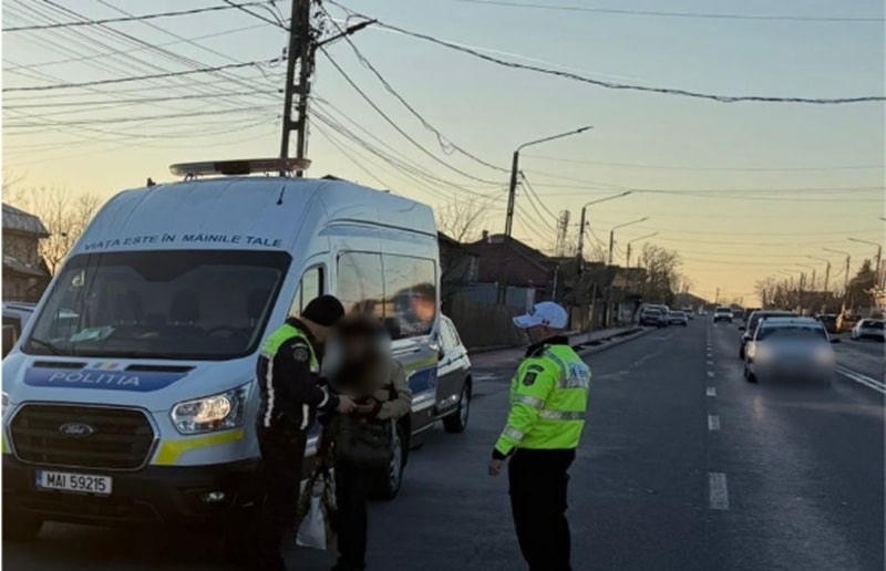 Zeci de pietoni și bicicliști, amendați de polițiștii constănțeni