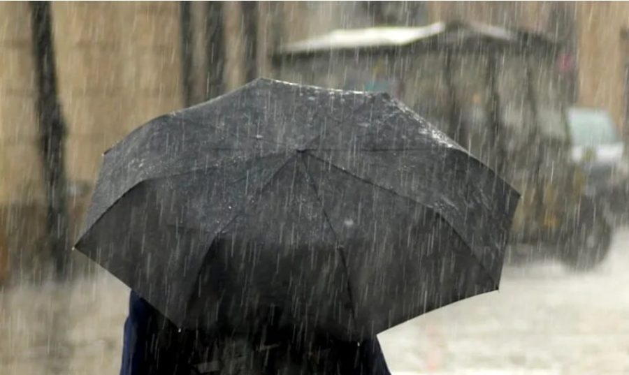 Ciclonul Byron a ajuns și în România. Meteorologii anunță ploi și vijelii în mai multe județe