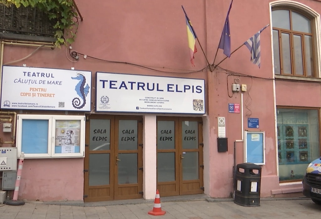 Teatrul Elpis se află într-o situație critică. Taluzul de lângă Plaja Modern se surpă tot mai mult – autoritățile se încurcă în hârtii