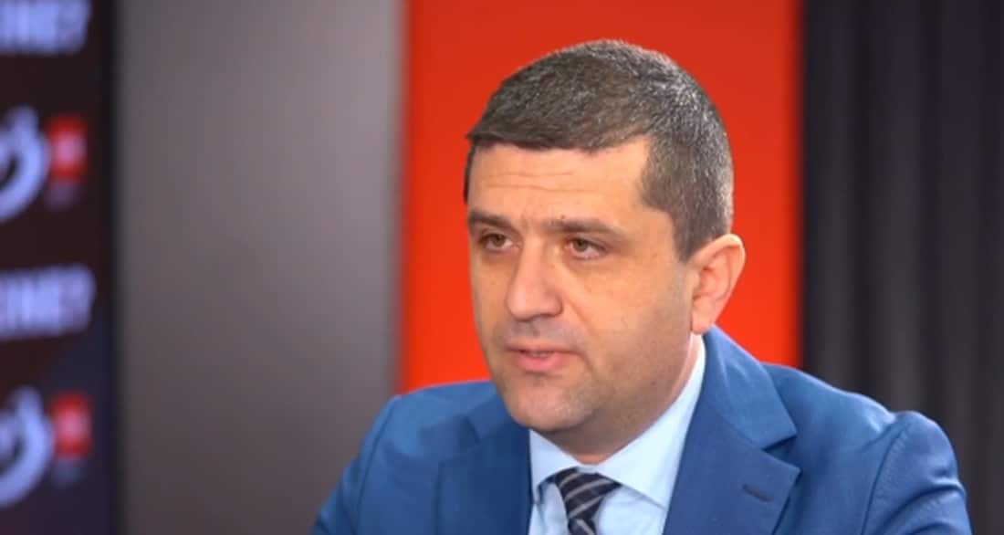 Ministrul Economiei: E o mlaștină industria națională de apărare. La Avioane Craiova s-a întâlnit un prost cu un deștept