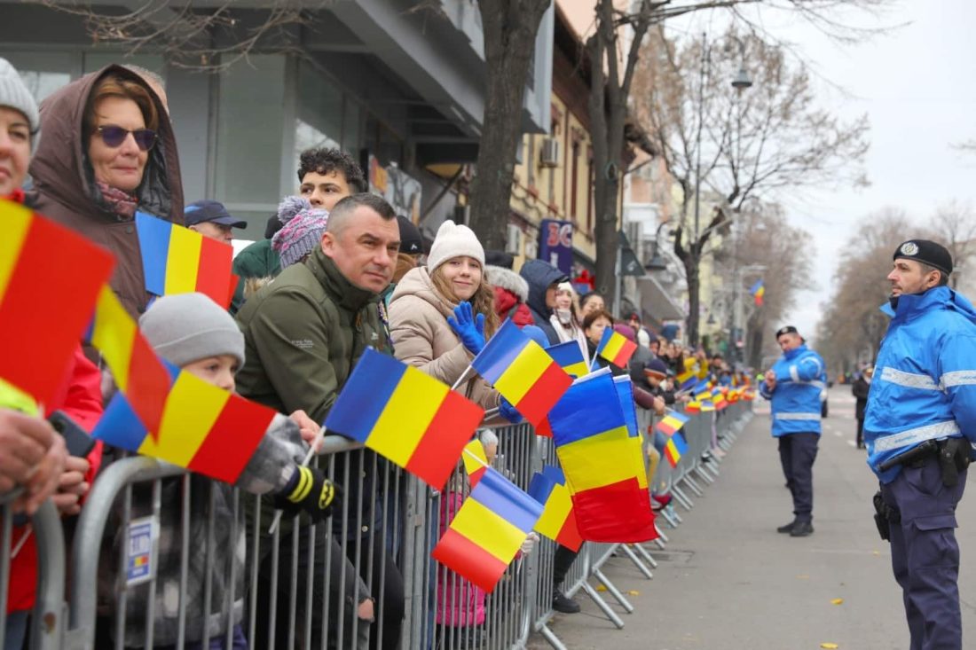 Constanța, în ritmul Zilei Naționale. Defilări și ceremonii, copiii au recitat poezii patriotice – paradă fără tancuri