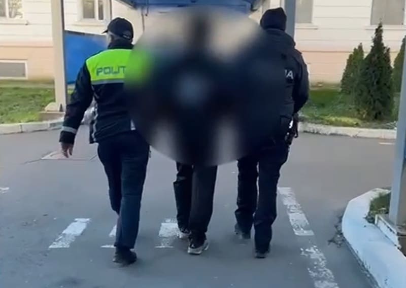 Scandal violent în Cochirleni, încheiat cu rețineri: un minor și doi tineri, acuzați de agresiune și tulburarea ordinii publice