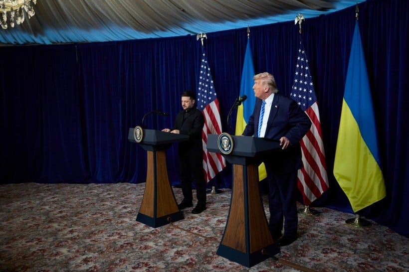 Întâlnire între Trump și Zelenski în Florida: SUA promite „garanţii de securitate” pentru 15 ani, Zelenski cere mai mult. Putin vrea ca Ucraina să-şi retragă trupele din Donbas