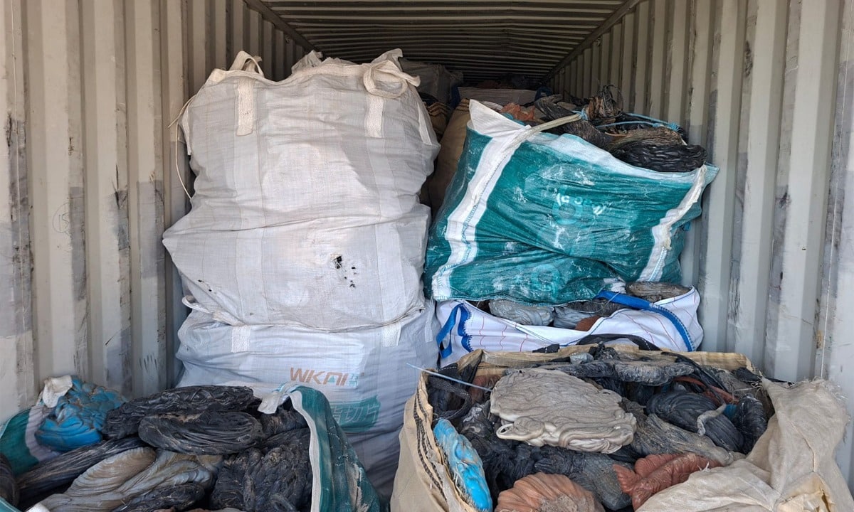 Alertă de mediu! Containere încărcate cu aproximativ 40 tone deșeuri, depistate în Portul Constanța