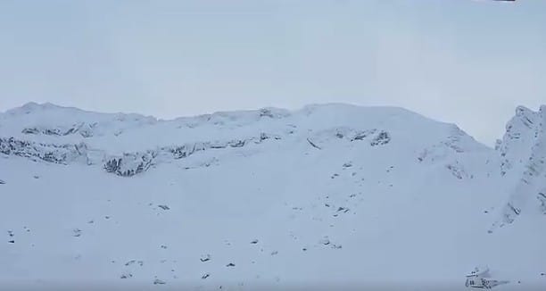 Avalanşă de mari dimensiuni, declanşată accidental de doi schiori în zona Bâlea Lac