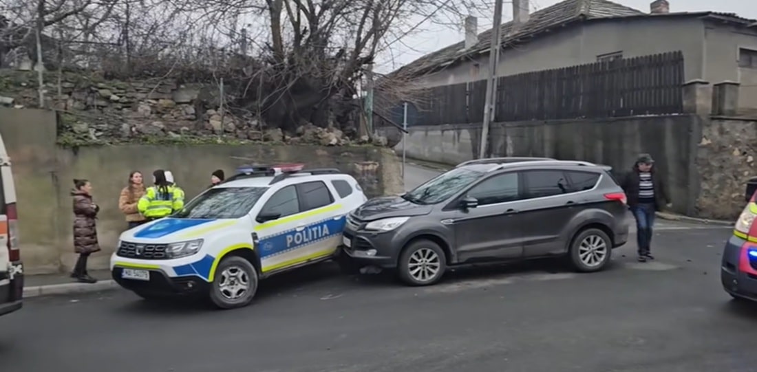 Accident în Cernavodă în care a fost implicată şi o autospecială de poliţie. Doi poliţişti au fost răniţi, SIDEPOL Constanța: „Condamnăm atacurile la adresa polițiștilor”