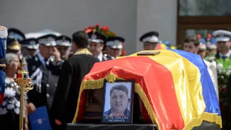 Permisie de 3 zile deși exista un aviz negativ. Europol: 10 permisii pentru un ucigaș de polițiști, nu vorbim despre vreun hoț de panseluțe din parc, ci de un criminal