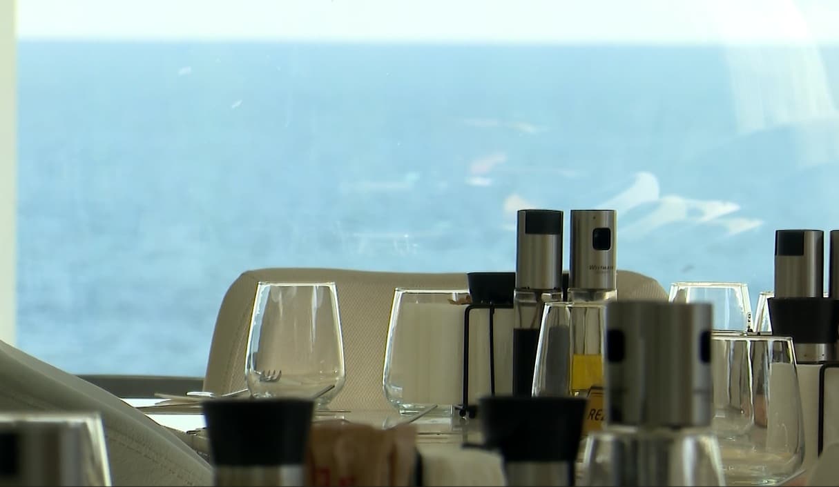 2026, anul supraviețuirii în HoReCa. Restaurante mai goale și clienți care își socotesc fiecare leu, ospătar: „Există oameni care, din păcate, nu mai lasă tips”