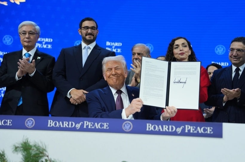Trump lansează „Consiliul Păcii” la Davos și promite cooperare cu ONU