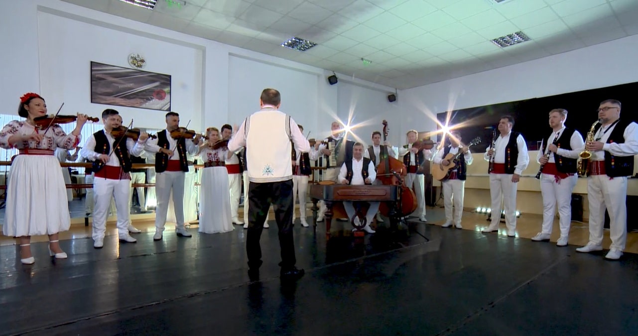 Ziua Micii Uniri se sărbătorește cu muzică românească autentică. Ansamblul Folcloric Profesionist „Brâulețul” vă invită să ascultați „Suita Românească”