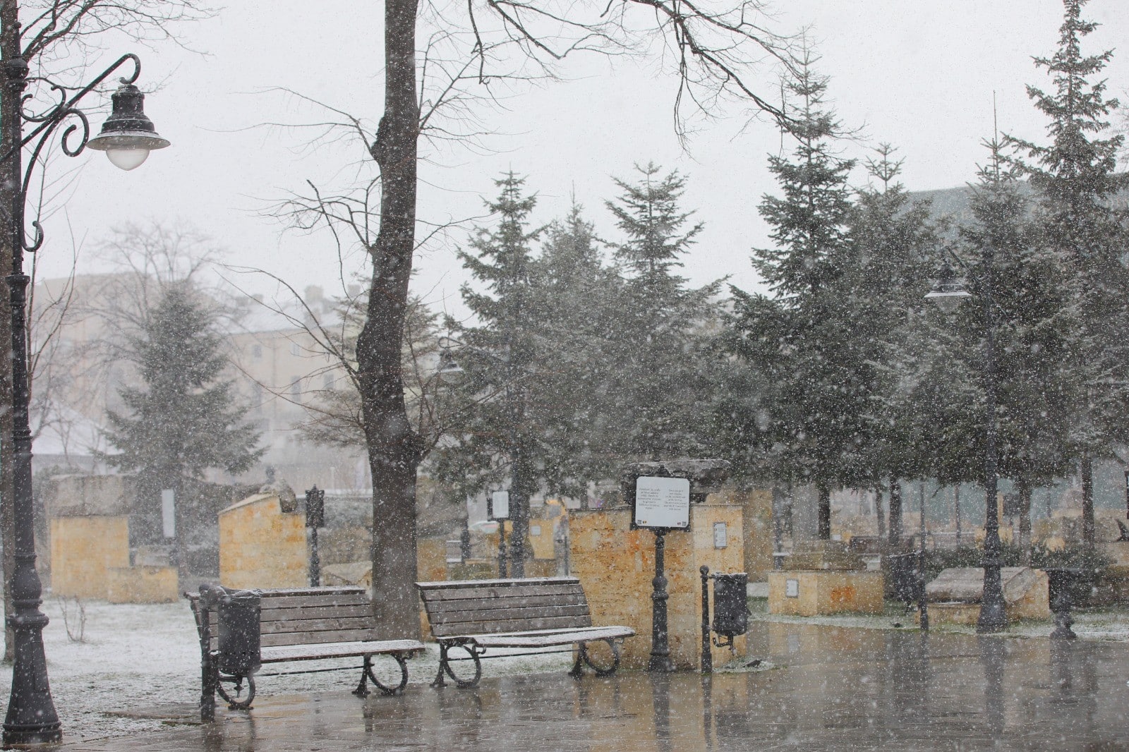 Informare meteo de ploi, ninsori și strat de zăpadă