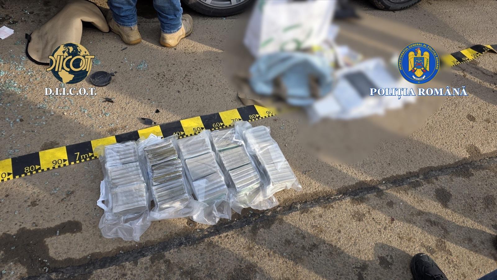 Traficanți de droguri, prinși de oamenii legii. Percheziții și în Constanța, peste 5 kg de cocaină și 8 kg de hașiș confiscate – FOTO/VIDEO