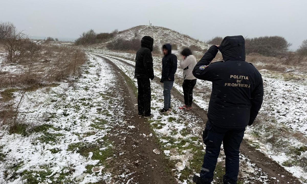 Trei cetățeni turci, depistați de polițiștii de frontieră fără documente valabile pentru Spațiul Schengen