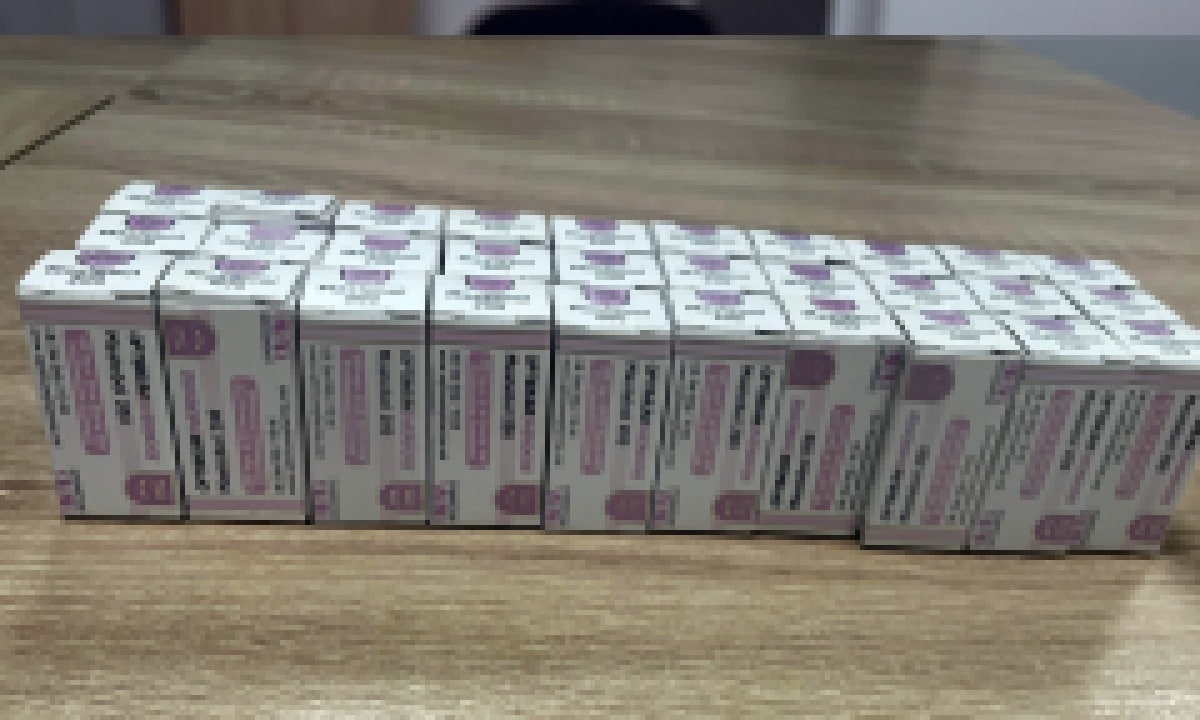 JUDEȚUL CONSTANȚA. 30 de flacoane cu substanţe anabolizate, găsite în bagajele unui turc care circula cu un microbuz