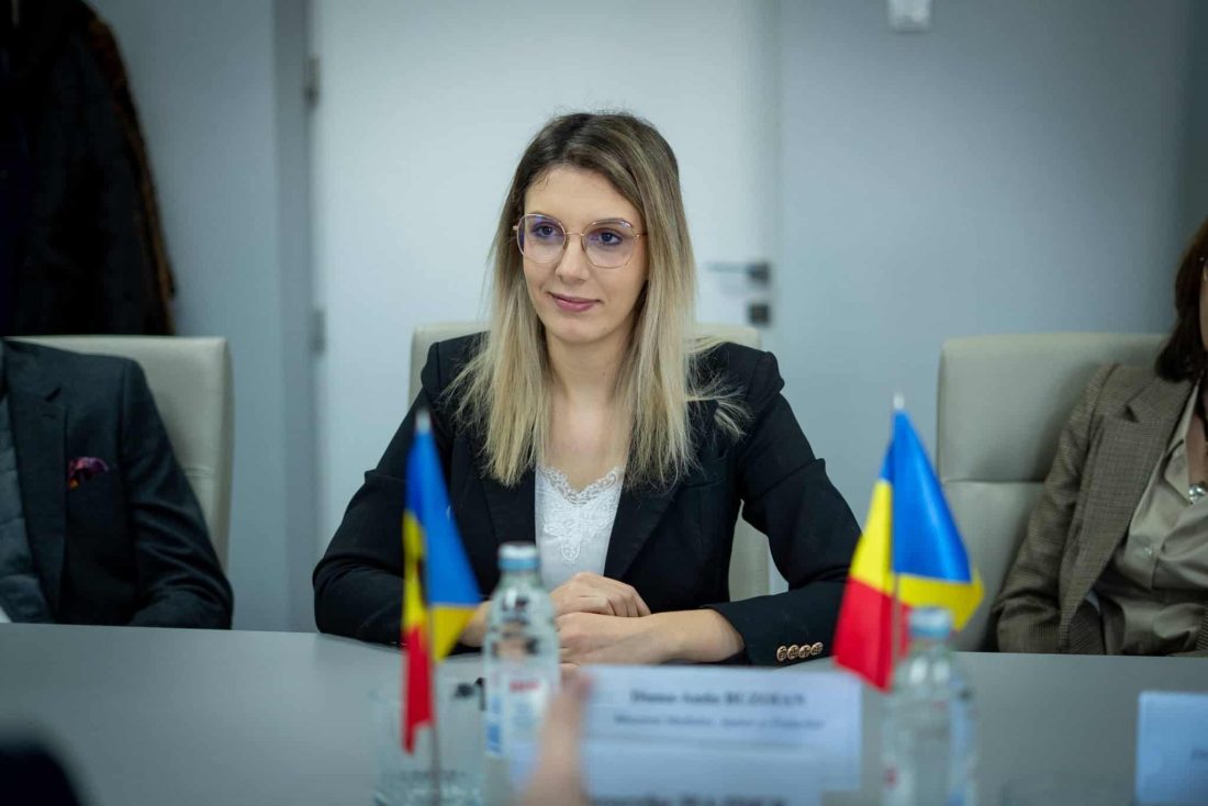 Litoral mai aerisit: șezlongurile nu vor mai fi „ca sardinele”, turiștii vor avea spațiu pe plajă. Ministrul Mediului: ”Cine vine cu prosopul trebuie să aibă loc să stea”