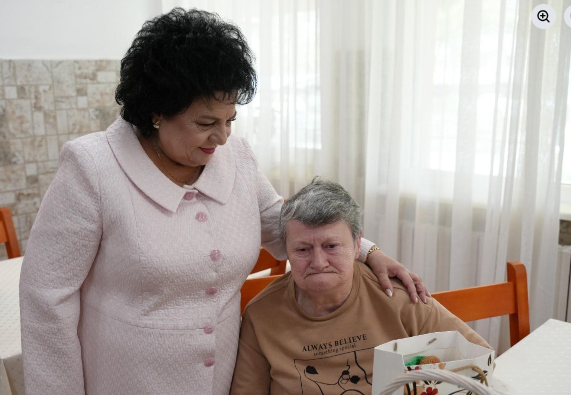 OFSD Constanța oferă flori și mărțișoare pentru peste 500 de doamne: „Inițiativa urmărește să aducă un plus de lumină și emoție în sufletele femeilor”
