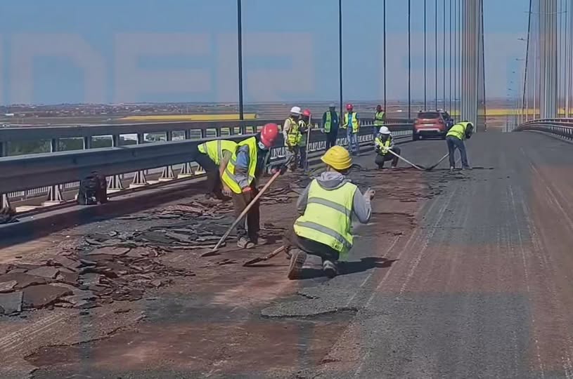 Noi probleme pentru Podul „Golden Gate” de 500.000.000 de euro de la Brăila. Polițiștii le recomandă șoferilor să circule cu cel mult 40 km/oră
