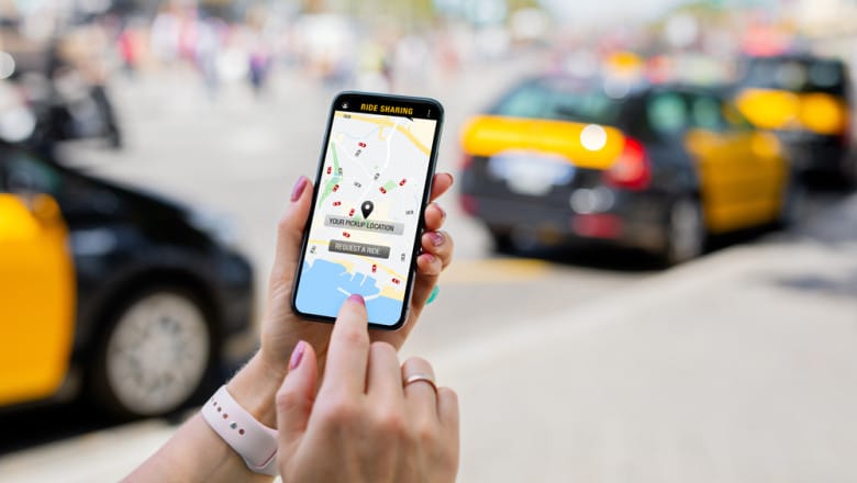 Peste 1.200 de persoane depistate muncind „la negru” în ride-sharing, în Constanța. Ministrul Muncii anunță că vor continua controalele