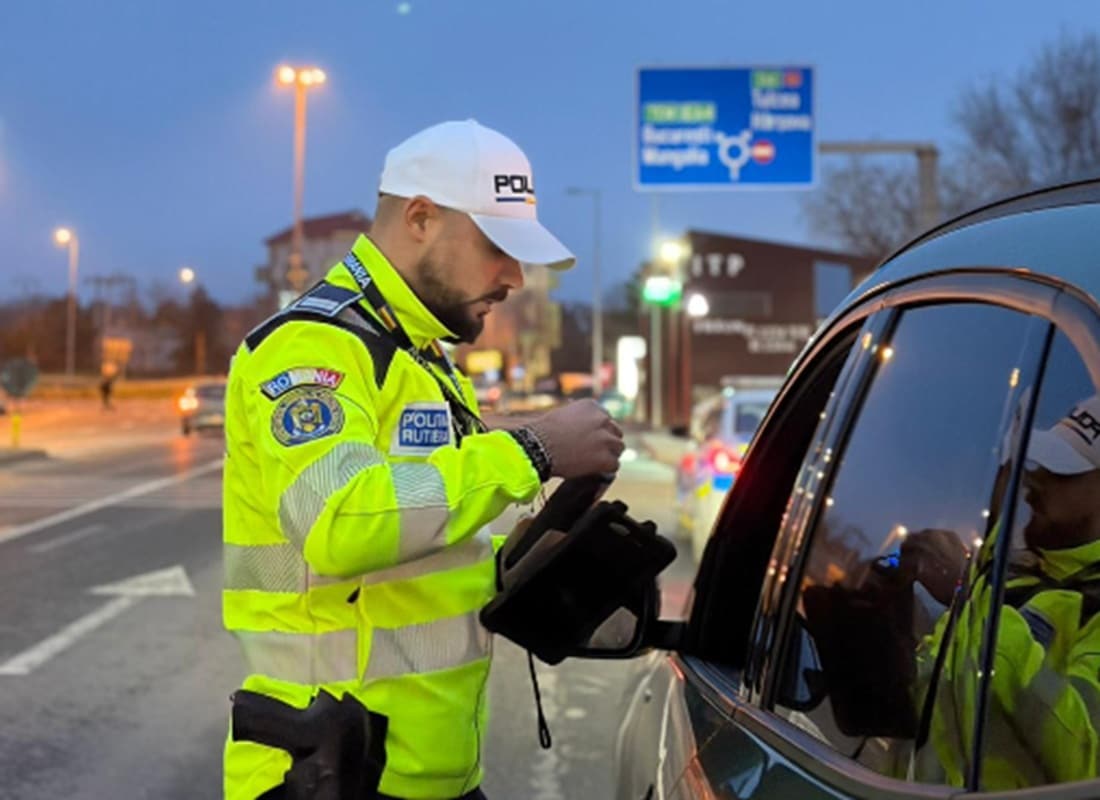 Acțiune rutieră în județul Constanța. Sute de amenzi pentru viteză și 26 de permise reținute