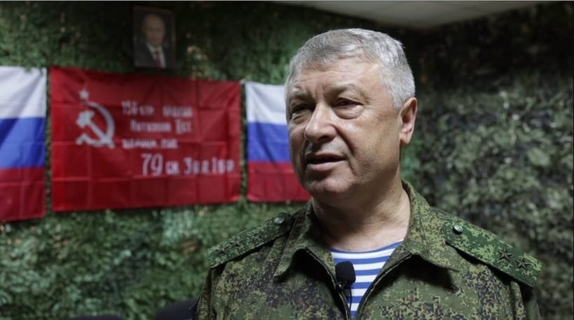 General rus de rang înalt, împușcat de mai multe ori într-un bloc din Moscova. Autorul atacului a fugit