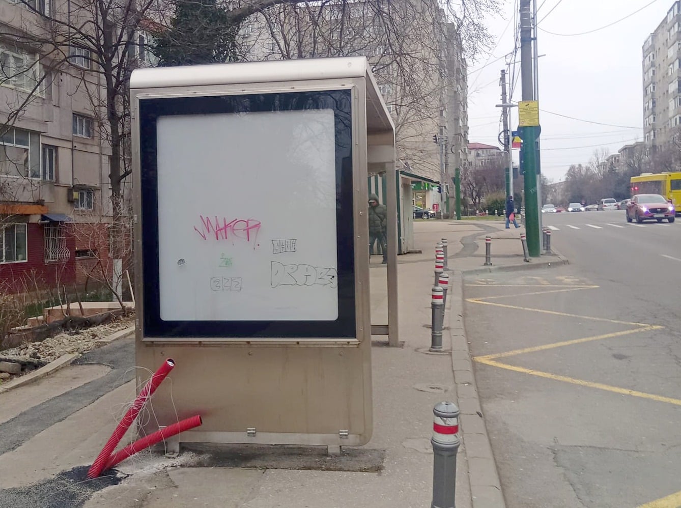 Cresc actele de vandalism în Constanța. Adolescenți amendați cu 1.500 de lei și puși să curețe după ei: „Reamintim părinților că pot fi trași la răspundere pentru faptele copiilor”