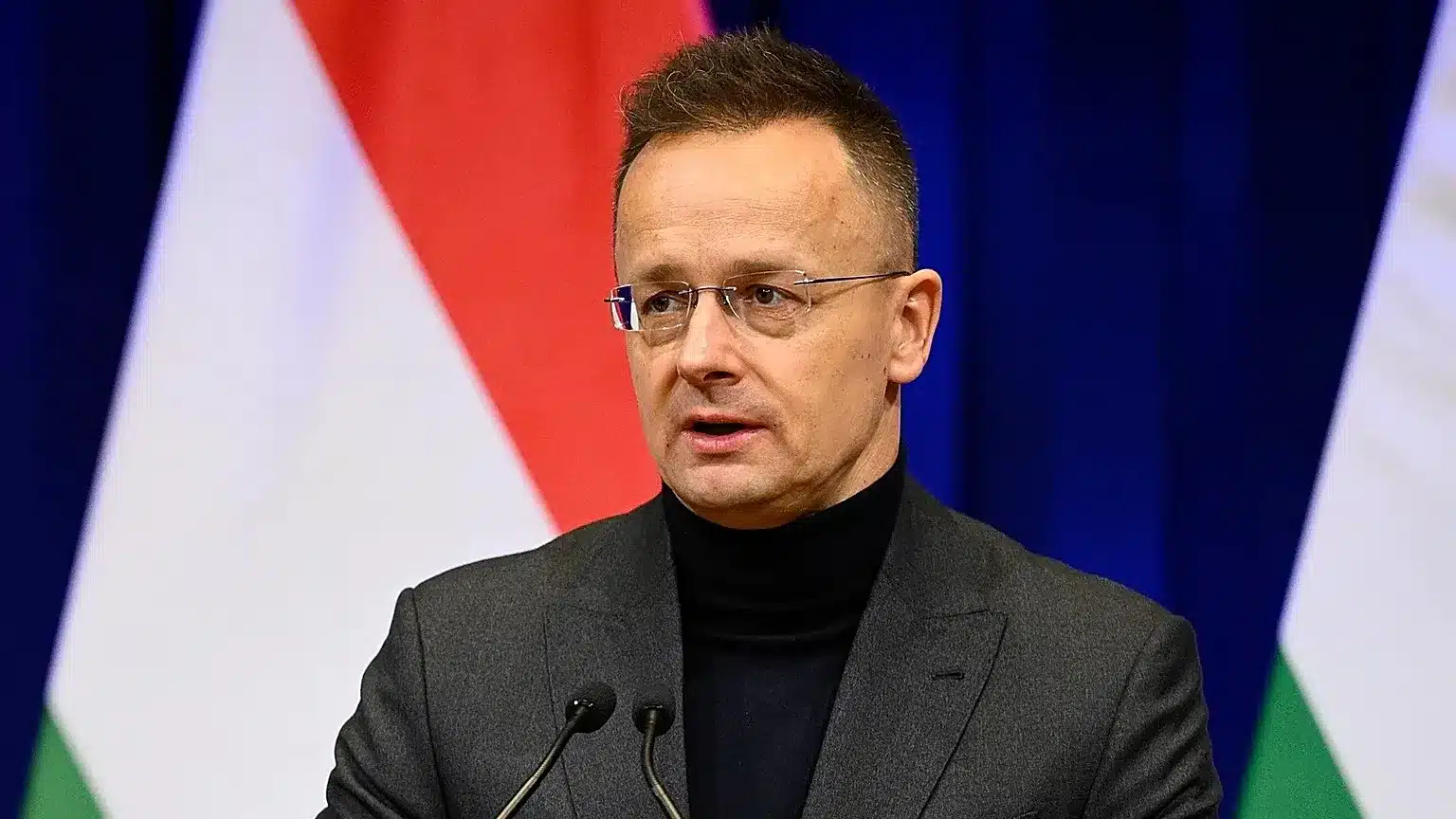 Ministrul de externe al Ungariei, acuzat că „turna” secrete Rusiei! Donald Tusk alimentează suspiciunile!