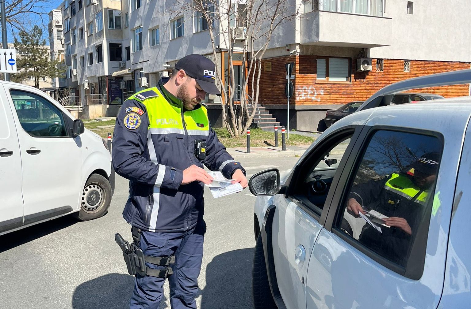 Acțiune rutieră la Constanța! Șoferi amendați pentru circulație pe banda destinată transportului public