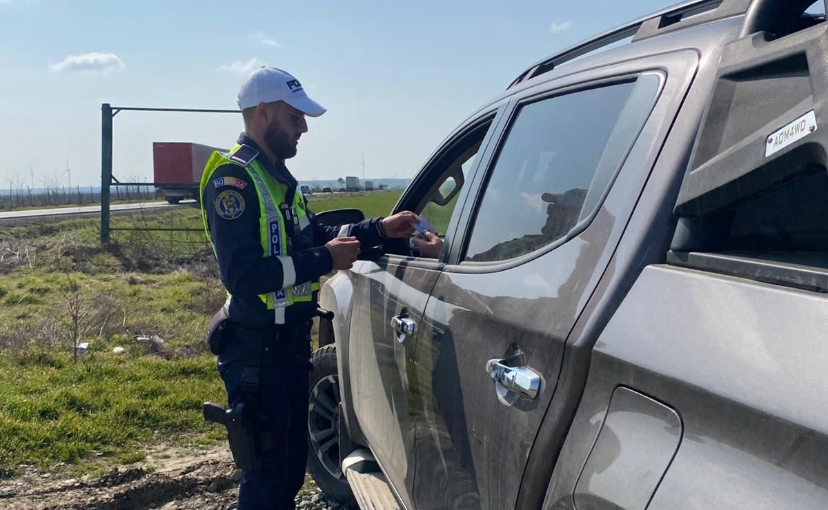Acțiune rutieră în Constanța și Tulcea! Zeci de permise reținute pentru viteză