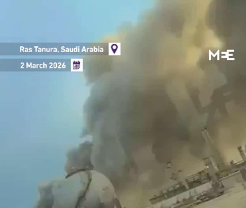 Cea mai mare rafinărie din Arabia Saudită își oprește activitatea după un atac cu drone. Piața petrolului, sub presiune