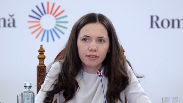 Apel emoționant al Mirabelei Grădinaru, partenera lui Nicușor Dan, la dezbaterea despre adicții: Fac un apel sincer, ca mamă. Copiii au nevoie să ştie că pot veni spre noi fără ruşine, fără teamă, fără frică