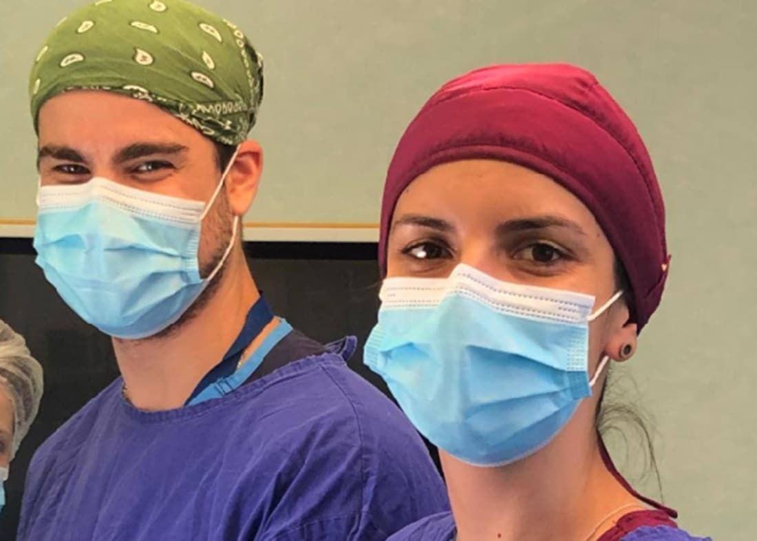 Reacția Spitalului Județean Constanța după ce doi tineri medici neurochirurgi, soț și soție, au fost dați afară: Datoria noastră este să punem pacientul pe primul loc