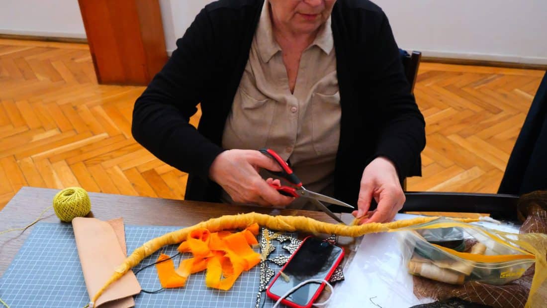 Ateliere de bijuterie la Muzeul de Artă Constanța. Participanții și-au exprimat creativitatea prin forme și materiale diverse
