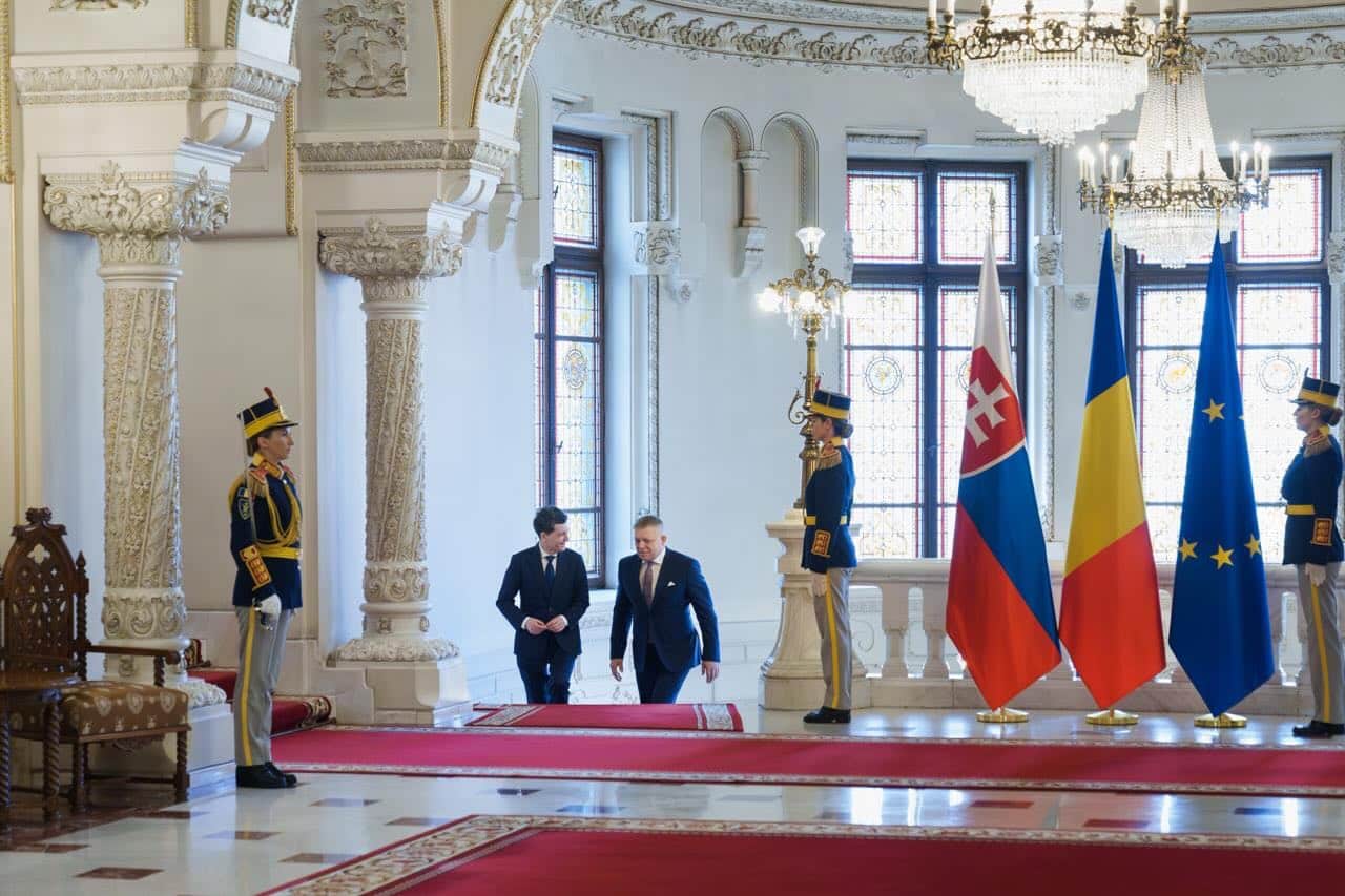 Premierul slovac Robert Fico, vizită în România. Întâlnire cu Nicușor Dan și Ilie Bolojan: „Când menţionăm eliberarea Bratislavei, mereu menţionăm armata română”