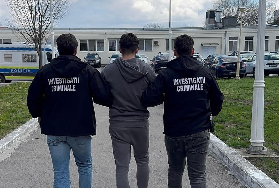 De la proxenetism, la spargeri de seifuri: Cum a ajuns un tânăr din Constanța pe mâna poliției