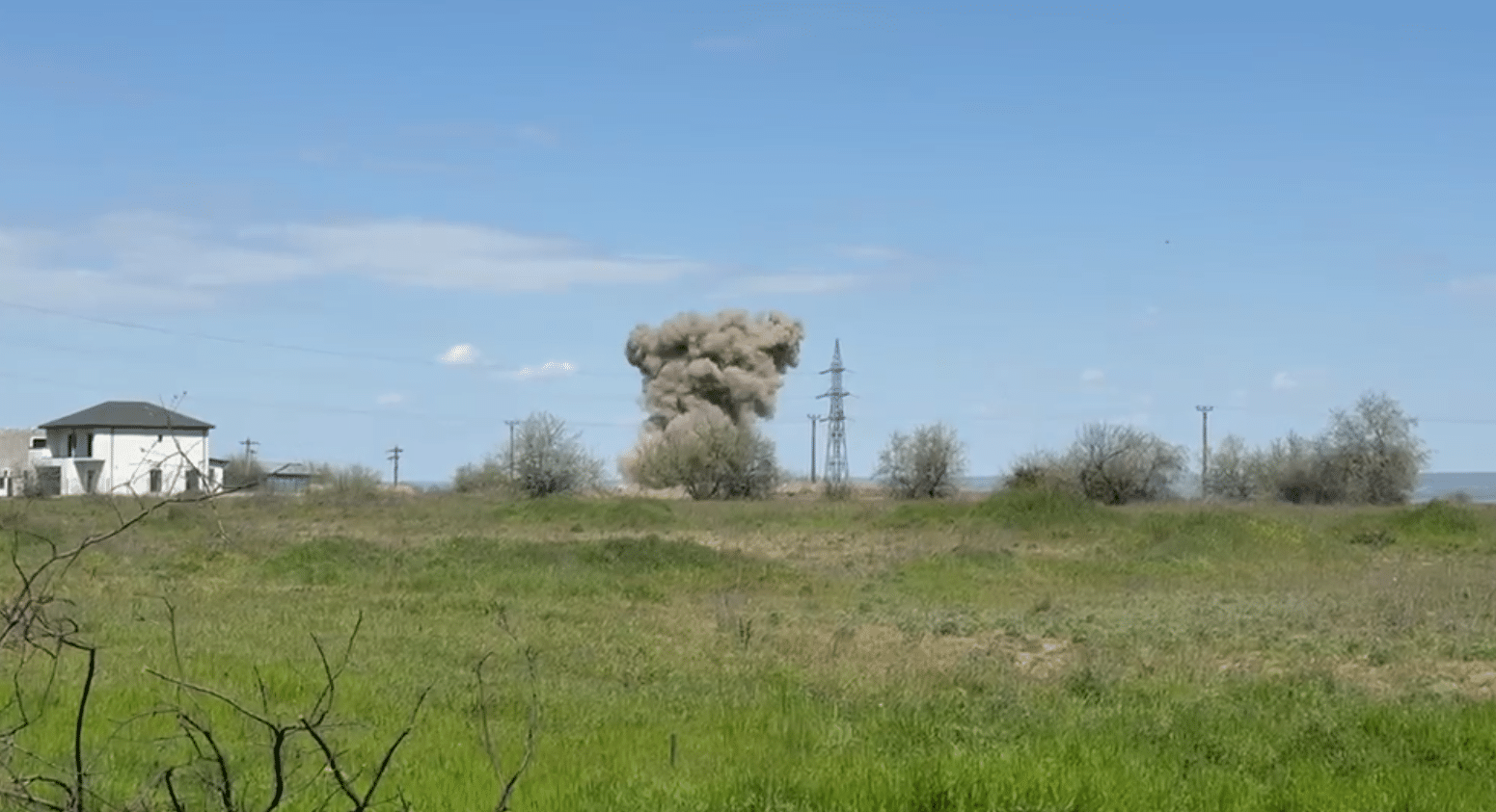 Resturi de dronă au fost găsite la o fermă din județul Tulcea. Momentul neutralizării!