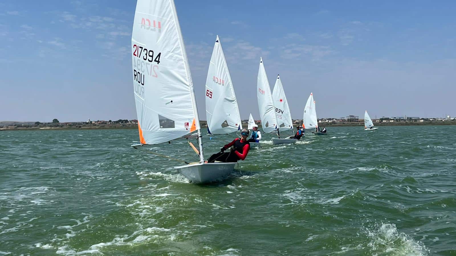 Viitorul yachtingului european se întâlnește la Constanța. Sportivi internaționali din 6 țări, la start