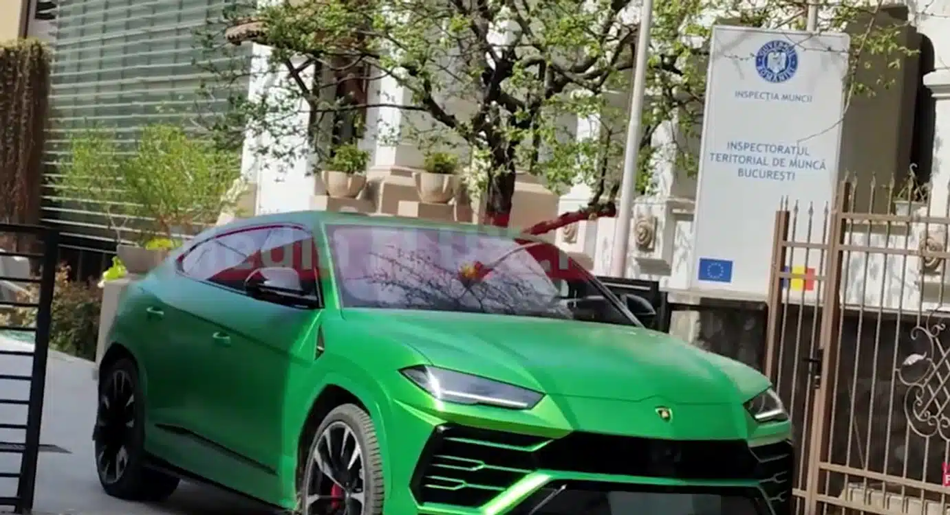 Șeful ITM București a fost demis după ce a apărut la volanul unui Lamborghini de 300.000 de euro