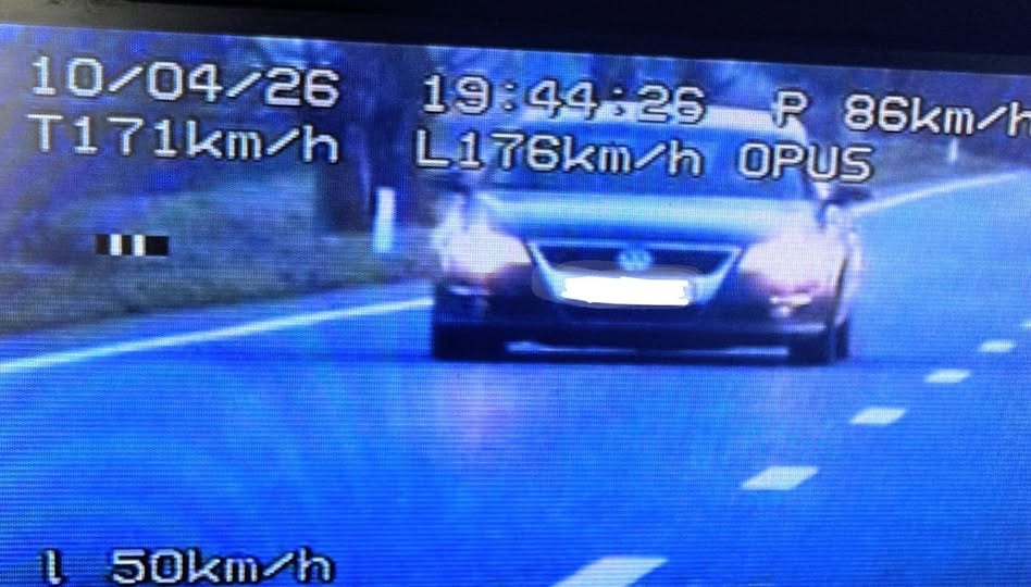 Cozonacii arși, o scuză pentru cei 176 km/h: O șoferiță a rămas fără permis