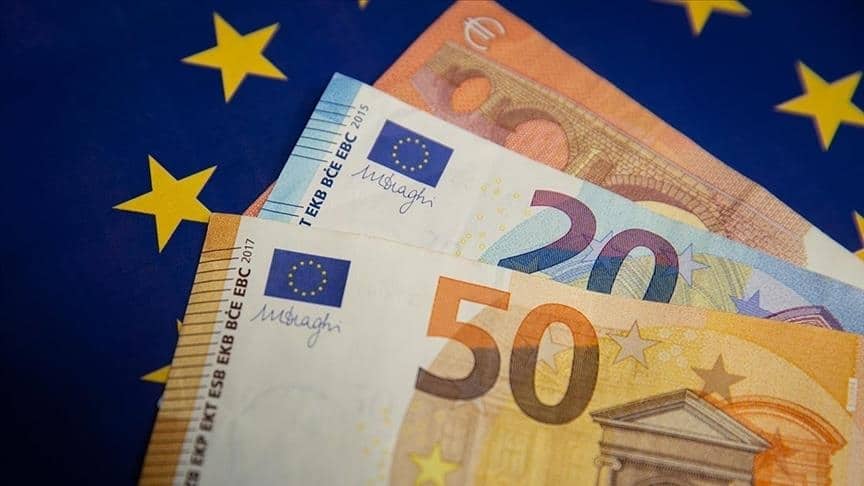 Leul se prăbușește! Euro urcă la un nou maxim în ziua moțiunii de cenzură