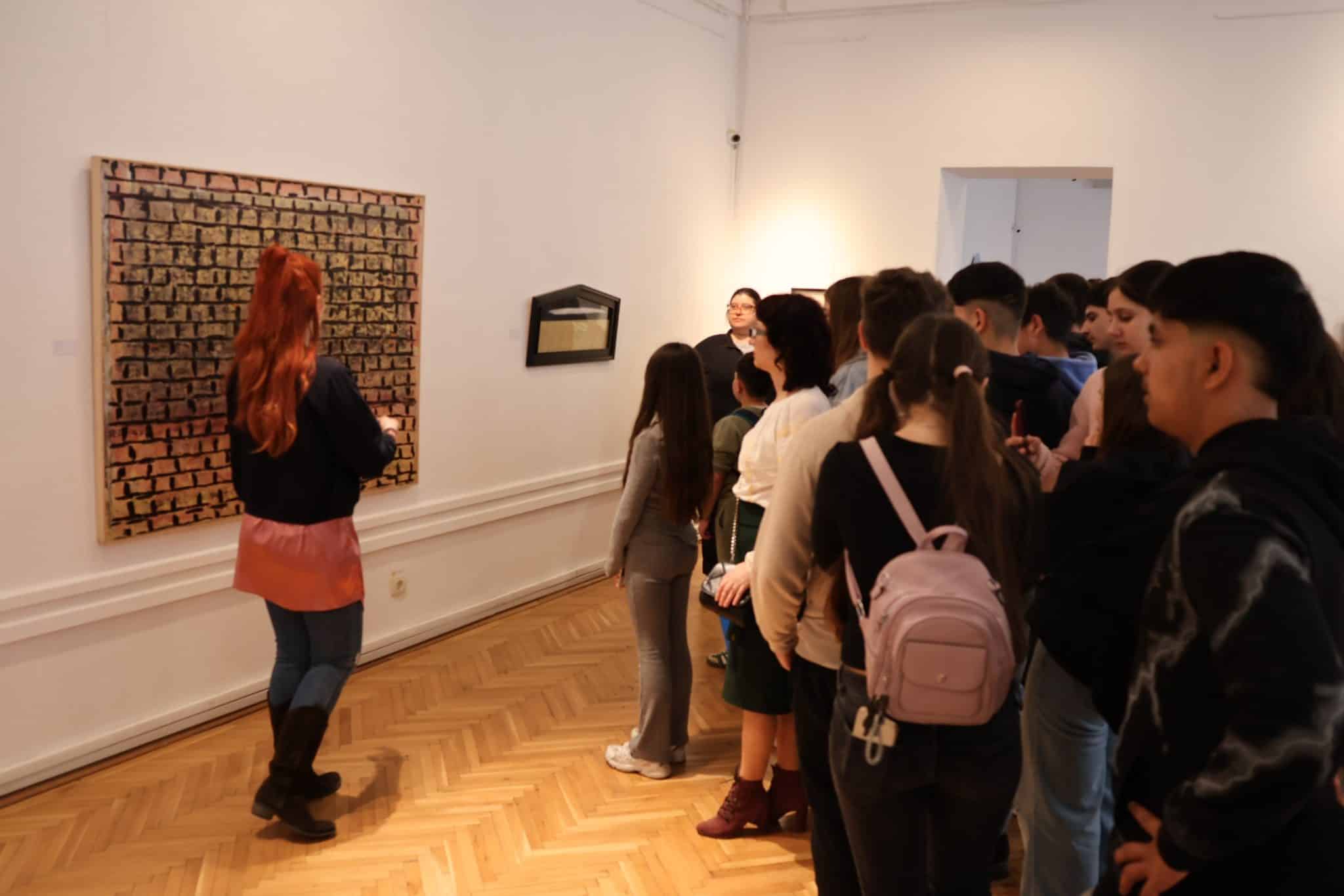 Săptămâna Verde la Muzeul de Artă: Elevii din Amzacea descoperă legătura fascinantă dintre artă și matematică